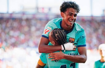Lamine Yamal celebra su doblete en la victoria del Barcelona ante Levante