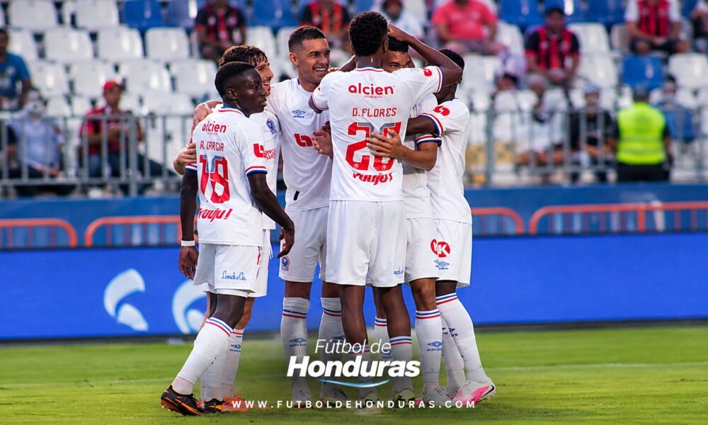 David Flores celebra en el Olimpia vs Independiente