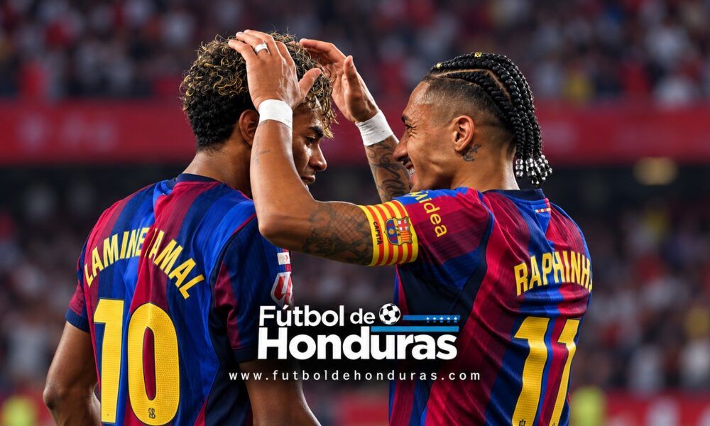 Raphinha anotó los tres goles del Barcelona en la victoria 3-1 sobre Sevilla.